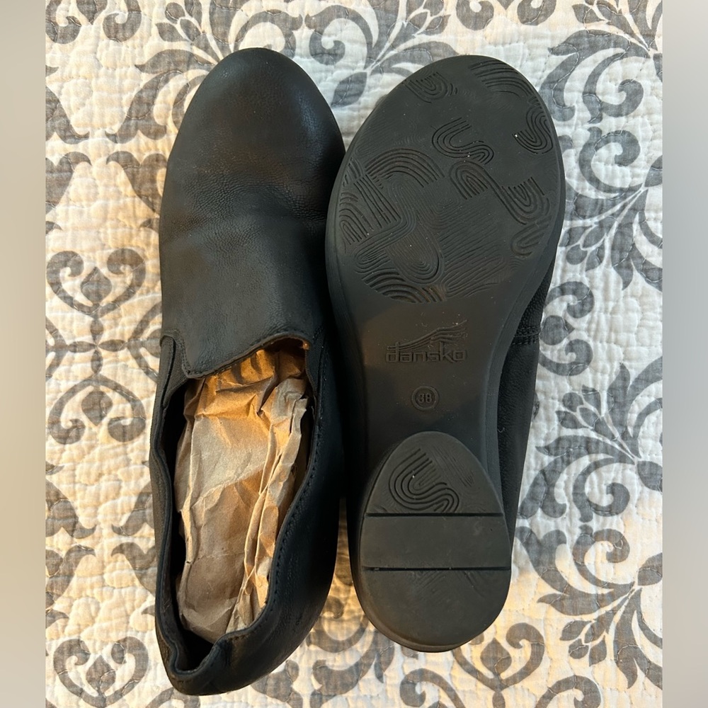 REPOSHING Black Dansko booties